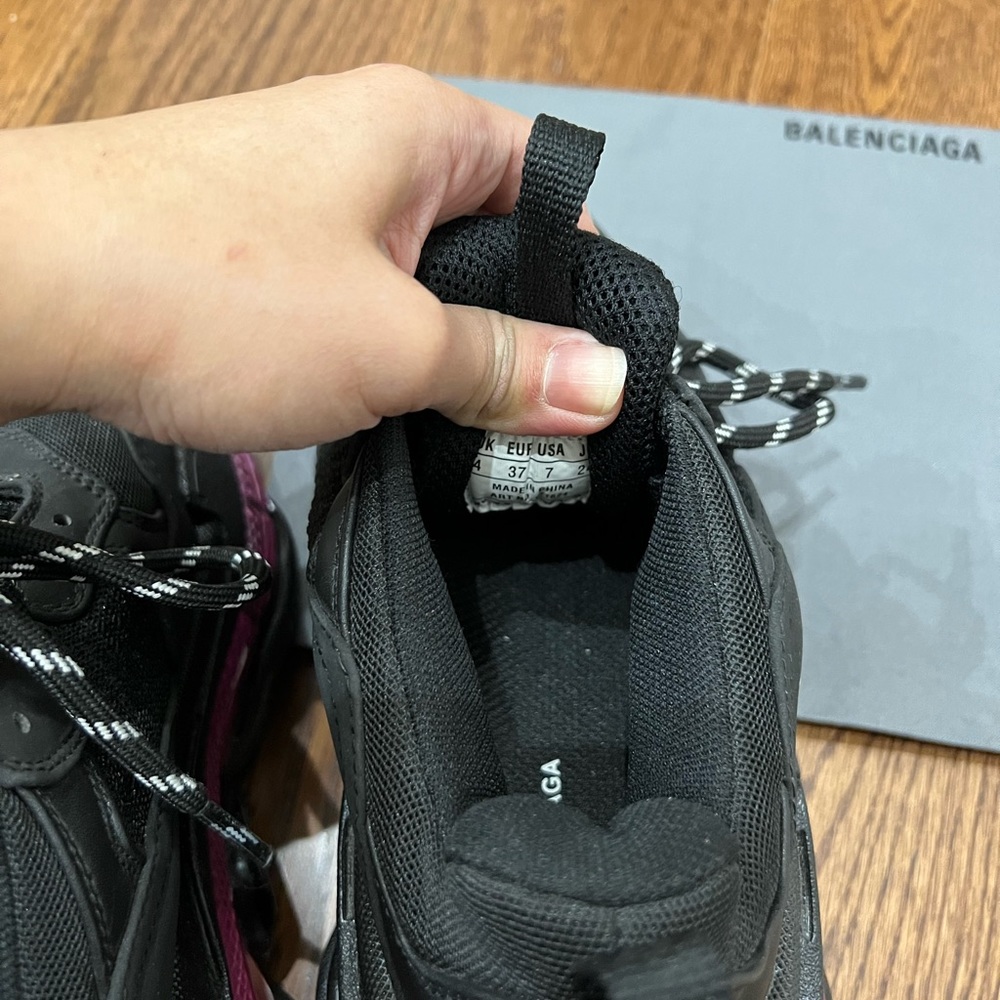 ❌SOLD❌Balenciaga Triple S Black/Pink Neon - Picture 4 of 6